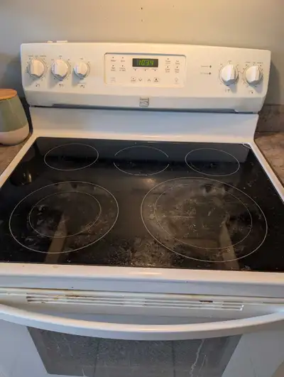 Doit partir avant le 19 juin, pas de livraison. Je vends ma cuisinière Kenmore à quatre éléments, pa...