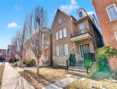 Available Immediately! Please text or call 416-856-9399 to schedule a showing. * Bright and furnishe...