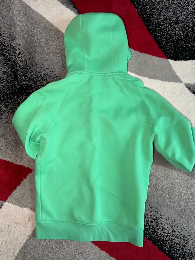 Nike Tech Fleece in Kids & Youth in Dartmouth - Image 6