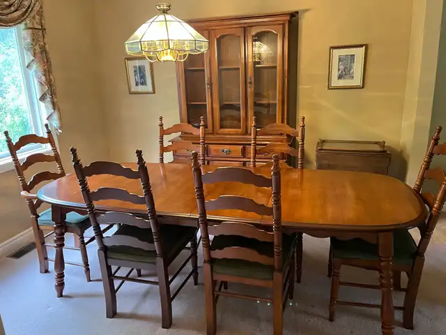 Dining Room Set - Solid Wood in Dining Tables & Sets in Sarnia - Image 3