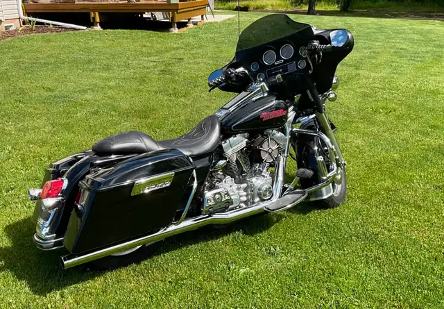 2007 Harley Davidson FHT in Touring in St. Catharines - Image 11