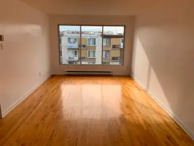 Grand 5 1/2 À LOUER