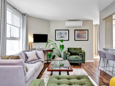 Modern, spacious 2 bed Hintonburg condo w Parking. All inclusive