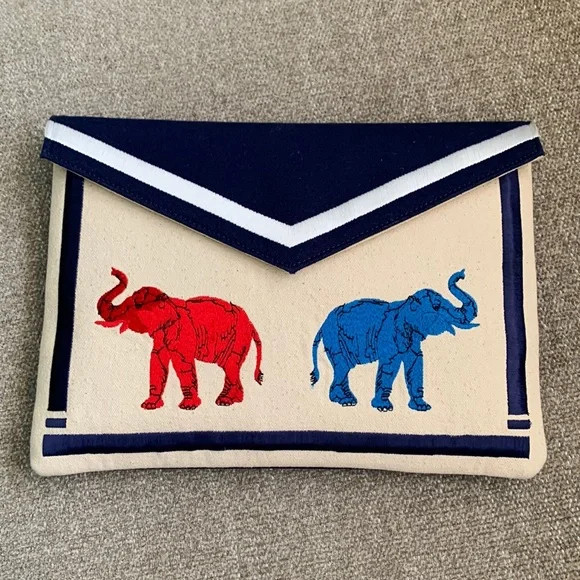 TANYA TAYLOR Elephant Clutch. New with Tags. in Women's - Bags & Wallets in Markham / York Region