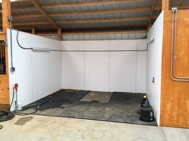 4 x 8 ft waterproof sheets panels for walls animal housing in Equestrian & Livestock Accessories in Calgary
