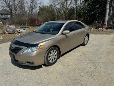 Reliable 2007 Toyota Camry XLE: Well-Maintained, Great Value!