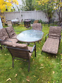 Lovely Large Five Piece  Patio Set