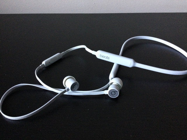 BEATS Flex In-Ear Bluetooth Headphones by Dr. Dre earphones earp in Headphones in Saskatoon - Image 2