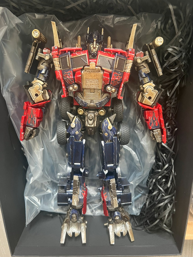 Transformers: Weijiang M01 Optimus Prime battle damaged ver. in Toys & Games in Markham / York Region