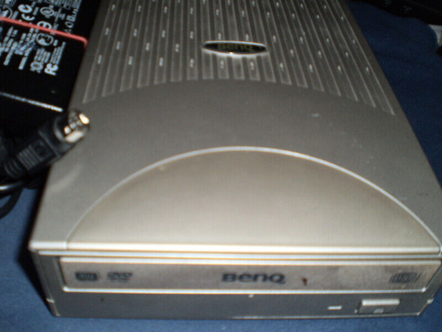 Computer External DVD Writers - BENQ Sony Pioneer Iomega TSST dans Composants de système  à Ville de Toronto