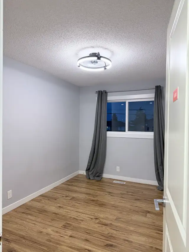 3 beds 1baths in Long Term Rentals in La Ronge - Image 10
