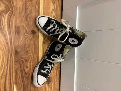 Converse High Top - Chuck Taylor - Black Women’s size 8 (Men’s size 6) Pick up only - Kanata