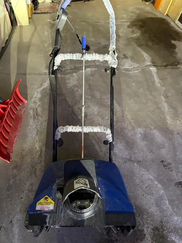 electric snowblower in Snowblowers in Mississauga / Peel Region - Image 6