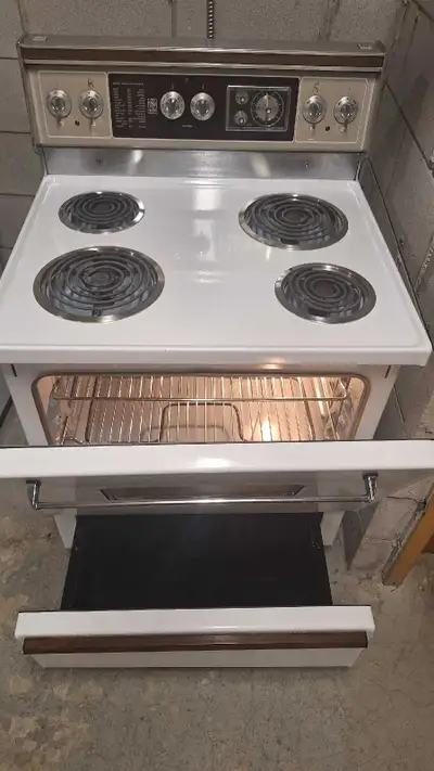 General Electric 30" Stove, View more