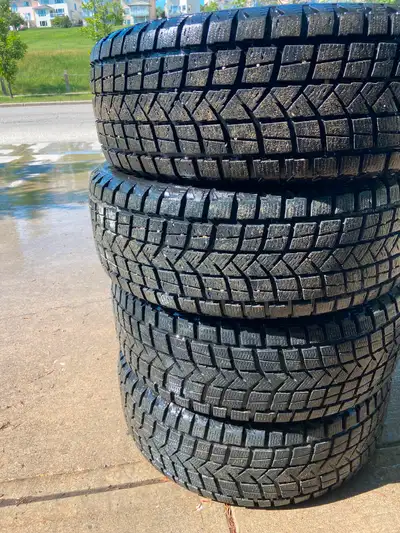 Selling a set of 4 winter tires. 225 55r 18. Bought a new car and they don’t fit now. Used only 1 se...