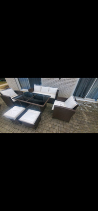 Wricker patio set for 7 people.
