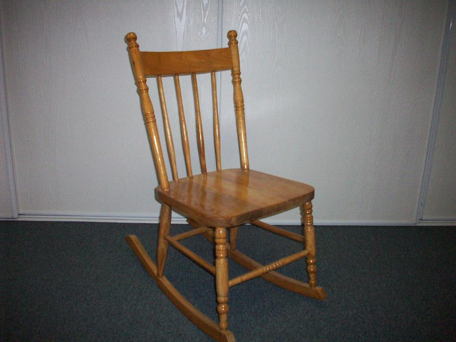 two antique rocking chairs / chaise berçante, tricoteuse in Chairs & Recliners in Ottawa - Image 2
