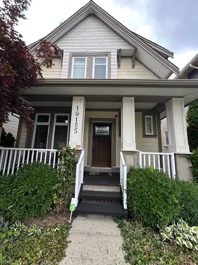1 year-term Furnished Upper Home in Clayton Heights