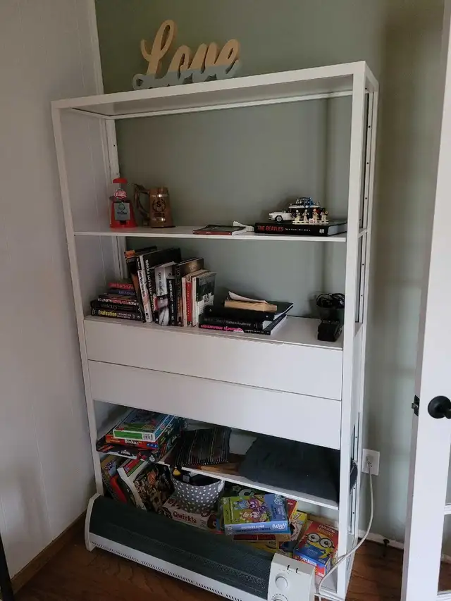 Ikea metal shelf in Bookcases & Shelving Units in Oshawa / Durham Region - Image 2