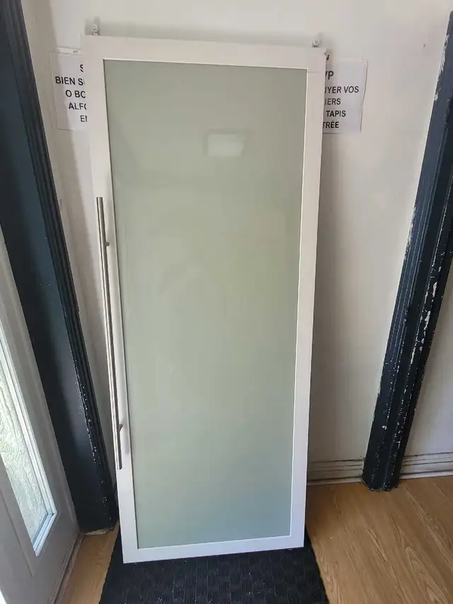 porte intérieure coulissante  in Windows, Doors & Trim in City of Montréal - Image 2