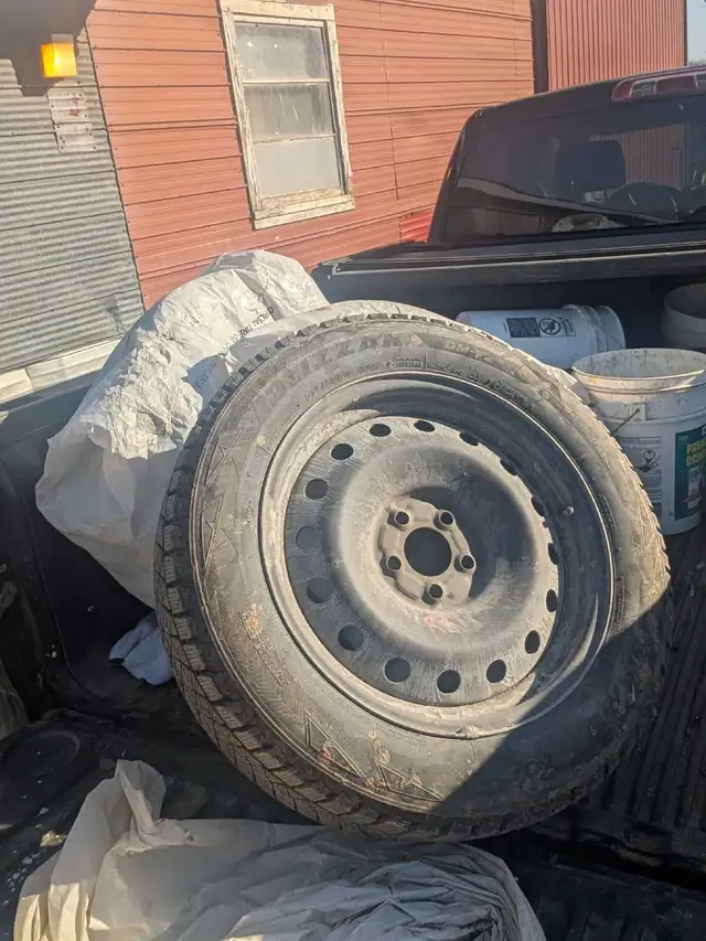 4 Blizzak winter tires and steel rims  225/60R18 in Tires & Rims in Annapolis Valley - Image 2