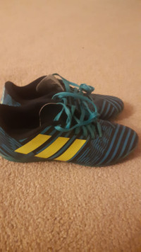 Turf shoes - boys - very good condition