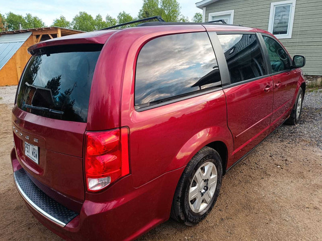 DODGE GRAND CARAVAN 2011  dans Autos et camions  à Ville de Montréal - Image 3