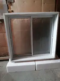 Fenêtre complète avec cadrage et moustiquaire