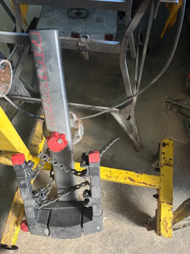 Bike rack  in Other in Barrie - Image 2