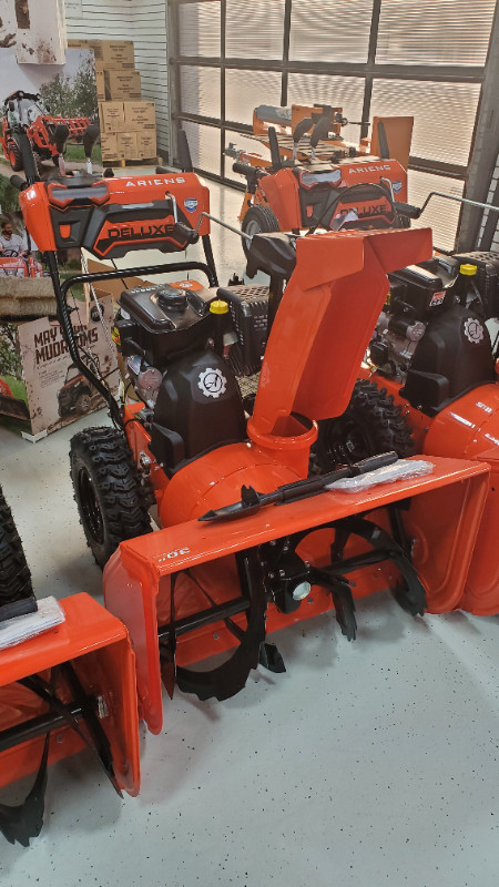 Ariens Deluxe 30" Snowblower, Electric Start, 10% Discount in Snowblowers in Stratford