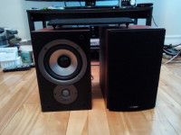 Polk Audio Bookshelf speakers pair
