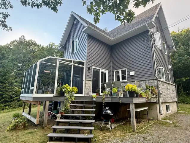 Maison chalet à louer sur le bord d’un lac in Long Term Rentals in Shawinigan - Image 3