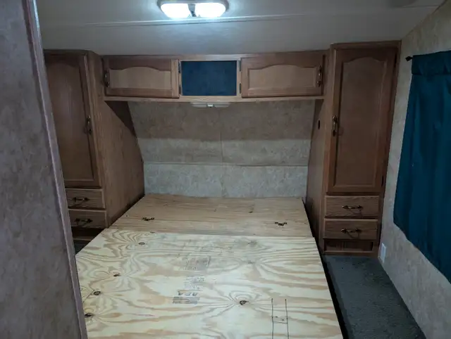 2006 Fifth Wheel Toy Hauler - $10,000 or best offer in Travel Trailers & Campers in London - Image 7