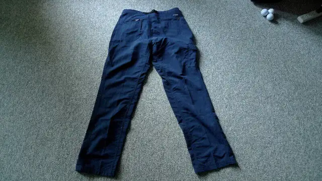 Columbia Women's Travel Pants - Size 10 - Like New in Women's - Bottoms in Oshawa / Durham Region - Image 5