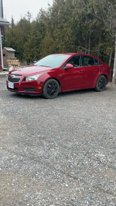 IF ADD IS UP ITS STILL AVAILABLE Alright folks it’s a 2013 Chevrolet Cruze. 5,500$ looking for trade...