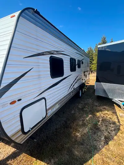 Trailer with two twin bunks , great for families, great shape, bought new and family is smaller so w...
