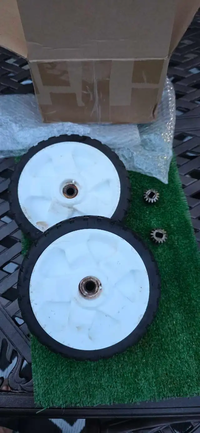 TORO WHEELS in Lawnmowers & Leaf Blowers in Windsor Region - Image 3