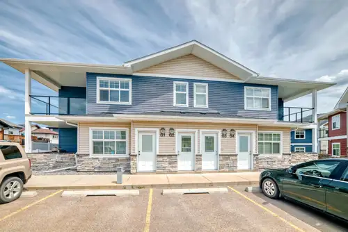 Welcome to G2, 5300 Vista Trail Blackfalds! FOR SALE BY OWNER – PRICED BELOW COMPARABLE MLS LISTINGS...