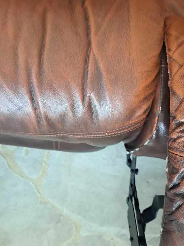 Brown Leather Reclining Sofa in Couches & Futons in Kingston - Image 2