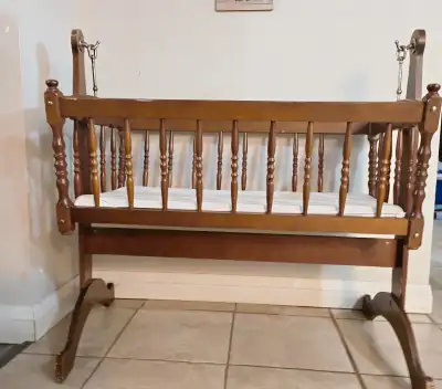 • Swinging Mini crib with mattress. • Works well. • Ideal for small spaces. • Mainly suitable for ne...