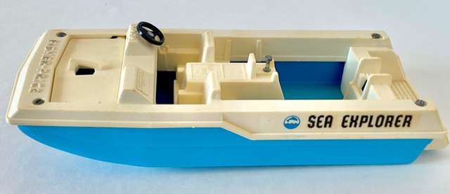 Vintage 1976. Collection Jouet FISHER PRICE Sea Explorer in Arts & Collectibles in Lévis - Image 3