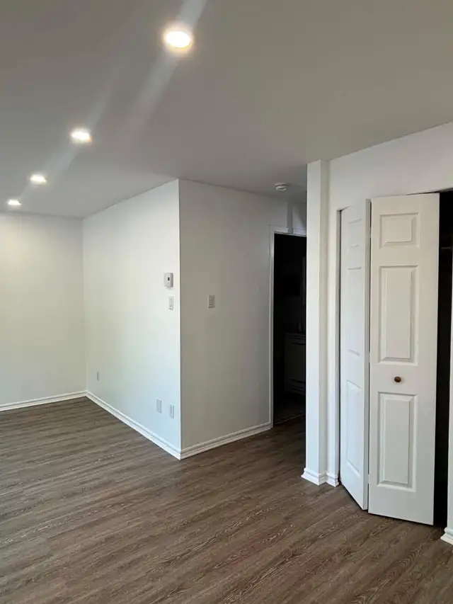 Fully Renovated 4½ | Private Backyard & Garage in Long Term Rentals in City of Montréal - Image 6