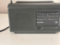 RADIO, PORTABLE, GE,Vintage GE General Electric 7-2662C 2-Band
