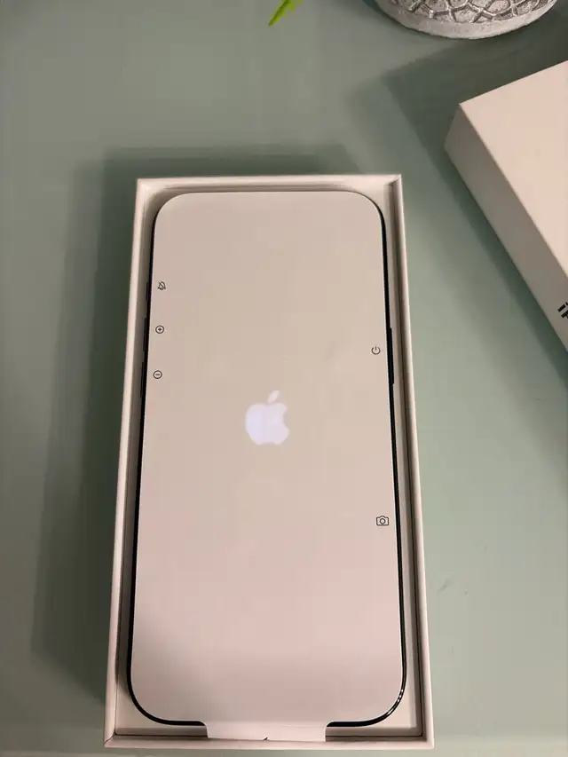 New open box - Iphone 17 Air - Space Black - 256GB in Cell Phones in City of Toronto - Image 5