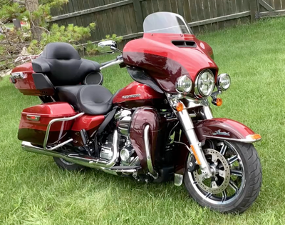 Excellent condition, rock guard package installed from new, Vance & Hines pipes, brand new rear tire...
