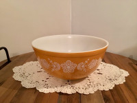 Vintage - Grand bol à mélanger Pyrex - Butterfly Gold