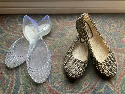 souliers été  / pointure 8 ou 39 / 5$ chaque paire, View more