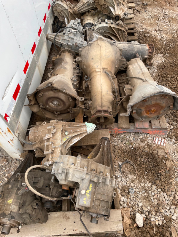 GM TRANSMISSION AND TRANSFER CASE CORES TH400 TH350 4L60E 4L80E in Transmission & Drivetrain in Lethbridge