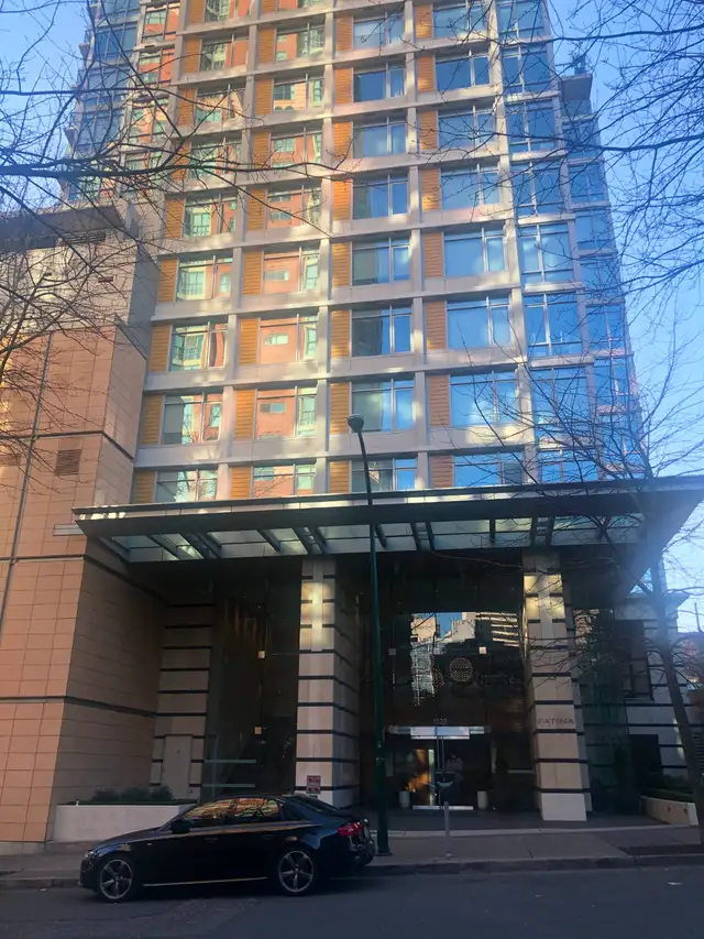 Downtown Condo For Sale in Condos for Sale in Vancouver - Image 2