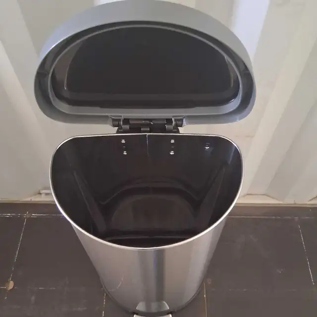 Eko 45 Litre Aria Step Bin in Other in Calgary - Image 5